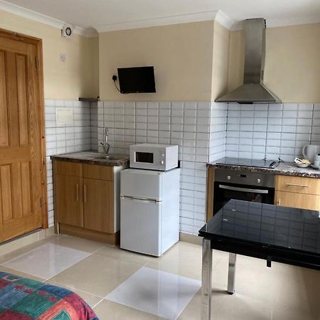 Studio To Let In Covent Garden With Kitchen London Eksteriør billede